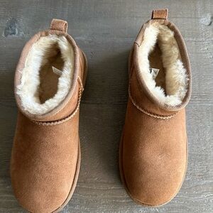 UGG ultra mini